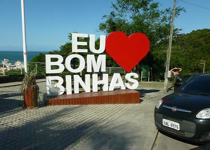 Apartamento 12 - Bombinhas - 200 Metros Da Praia